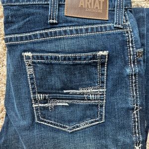 Mens Ariat Jeans, like new condition. Non smoking home
